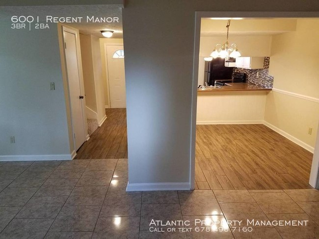 Foto del edificio - 6001 Regent Manor