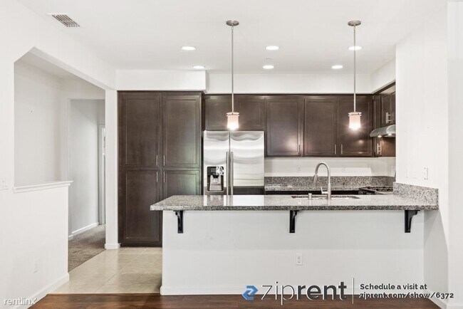 Building Photo - 4 br, 3.5 bath Townhome - 681 Fernleaf Dr,...