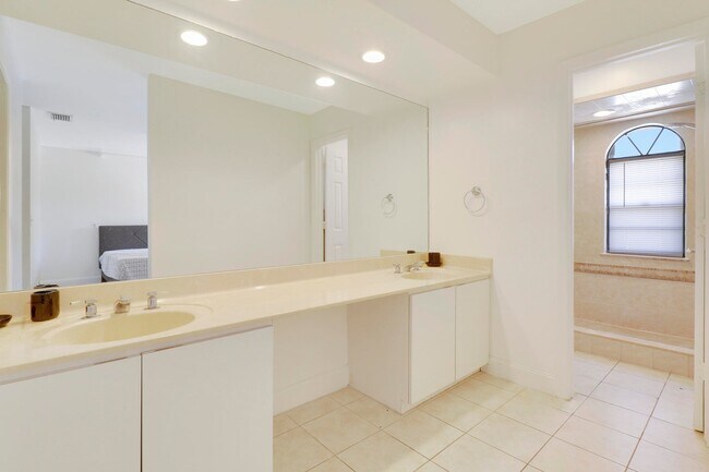 Foto del edificio - 12244 Sag Harbor Ct