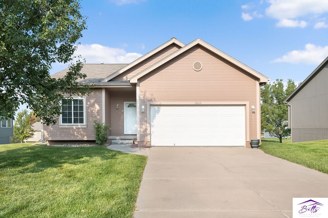 10604 S 25th Ave, Bellevue, NE 68123 House Rental in Bellevue, NE