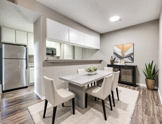 Building Photo - Bear Creek Villas