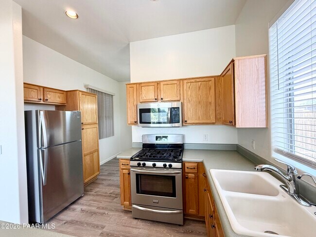 Foto del edificio - 4649 N Kirkwood Ave
