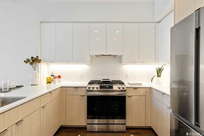 Photo - Luxury 2 bedroom 2 bath condo home in cent...