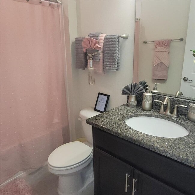 Foto del edificio - 11031 Redbud Woods Ln