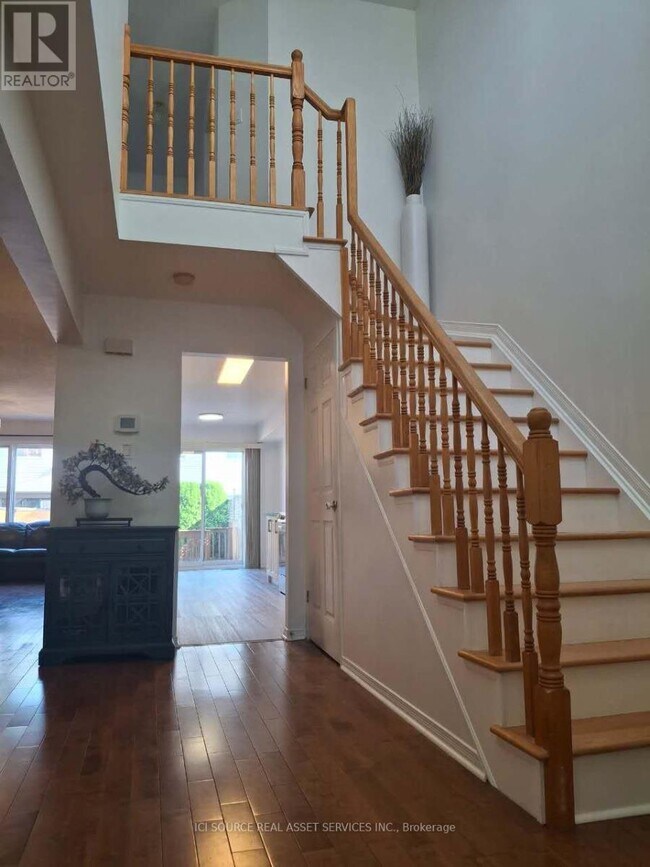 Building Photo - 1655 Jobin Crescent