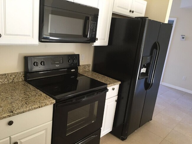 Foto del edificio - 621 SE 12th Ct