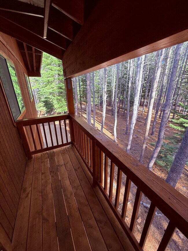 Cubierta exterior de la entrada - 11750 Chapelle Pl