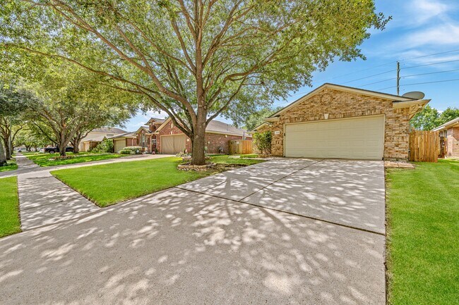 Foto del edificio - 17935 Rose Hill Park Ln