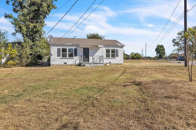 Building Photo - 2000 N Douglas Blvd