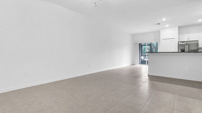Building Photo - Brand NEW Beautiful 3/2.5 Townhouse