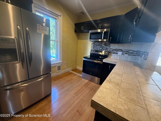 Foto del edificio - 124-126 10th Ave