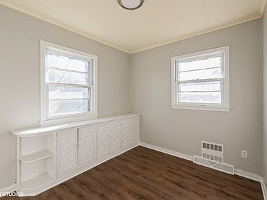 Building Photo - 528 Clifford Dr