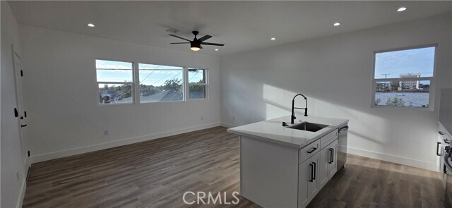 Foto del edificio - 4705 N Lakewood Blvd
