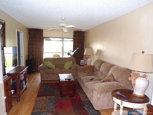 Foto del edificio - 2055 NE Collins Cir