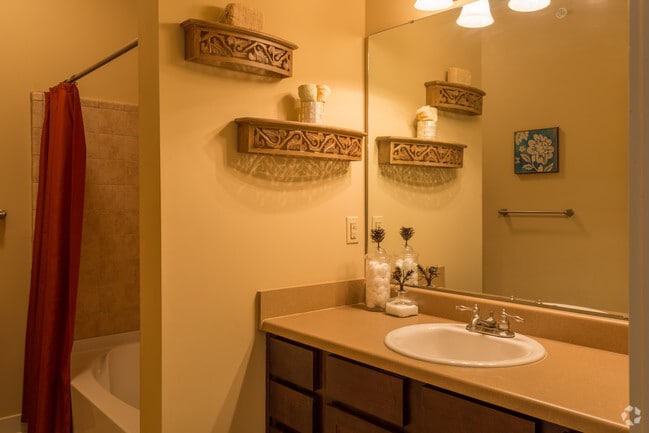 2BR,2BA_The Bienville - Village at Midtown