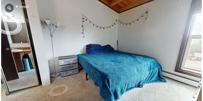 Building Photo - Treehouse Condo - Roomy 2 Bedroom + Loft/2...
