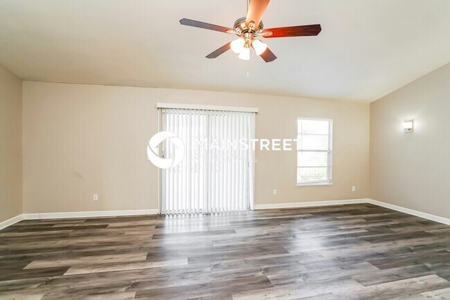 Building Photo - 3 Bedroom Pet-Friendly Home in CAPE CORAL, FL with Main Street Renewal