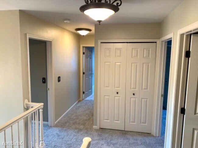 Building Photo - 4 br, 3 bath House - 1392 Four Seasons Dr