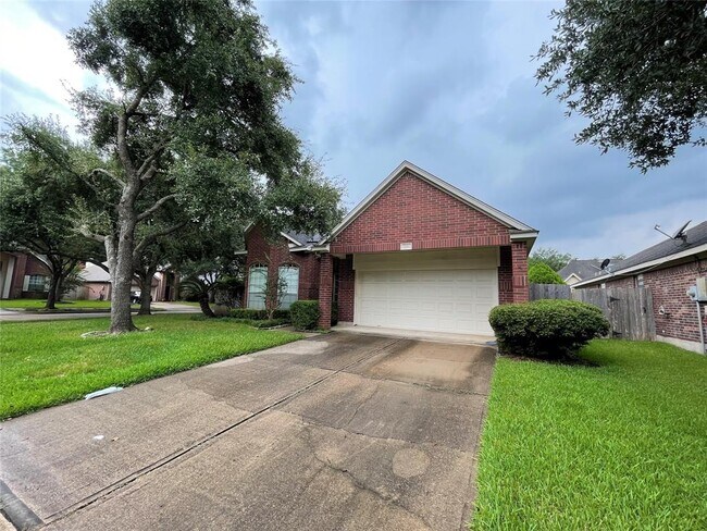 Building Photo - 218 Windrift Ct