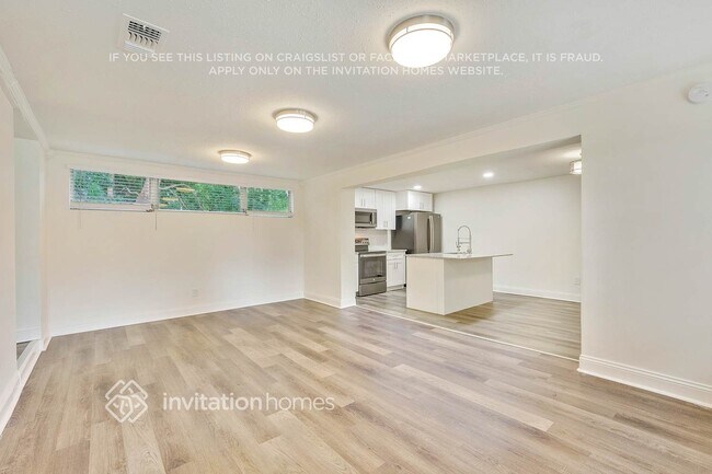 Foto del edificio - 4595 Colonial Ave