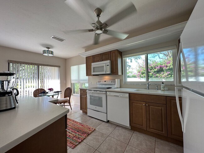 Foto del edificio - 829 Reef Point Cir