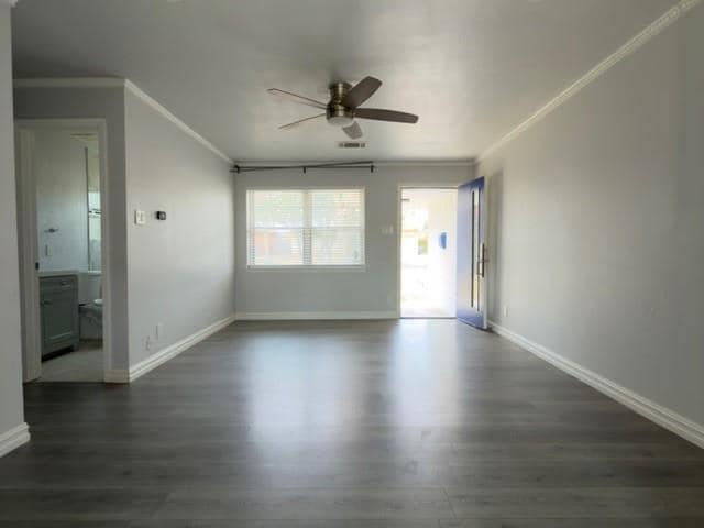 Foto del edificio - 9122 Clearwater Dr