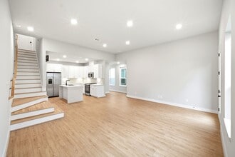 Building Photo - 5814 Cebra St