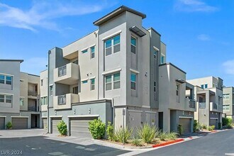 Building Photo - 11237 Rainbow Peak Ave