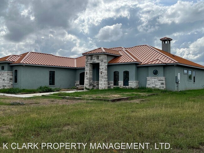 Building Photo - 4 br, 3.5 bath House - 13125 STUART RD