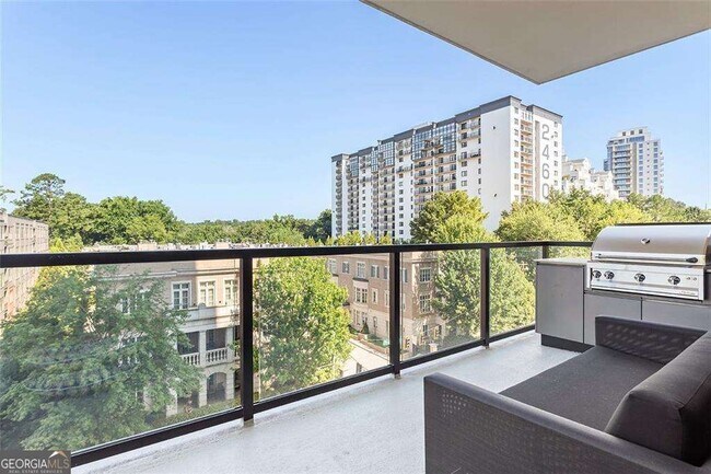 Foto del edificio - 2425 Peachtree Rd NE