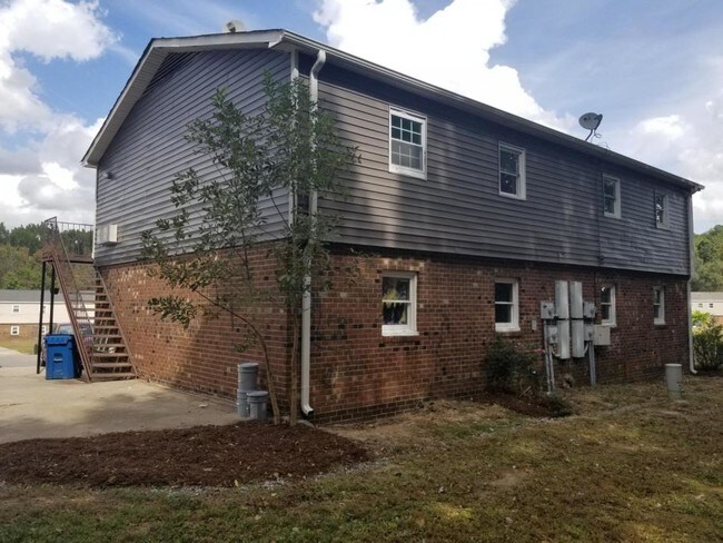Building Photo - 9-D Welch Pl, 27707