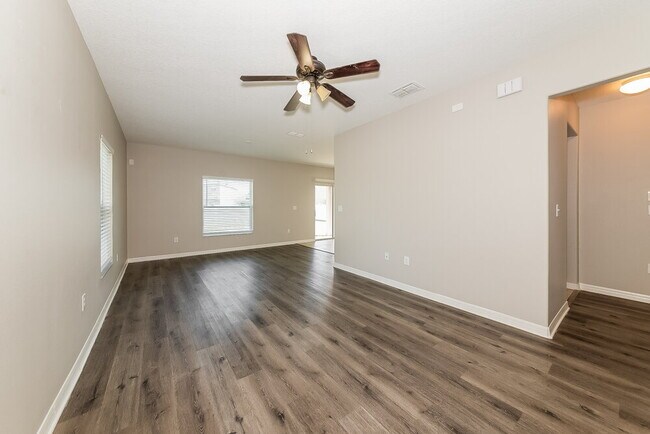 Building Photo - 1021 Seminole Sky Dr