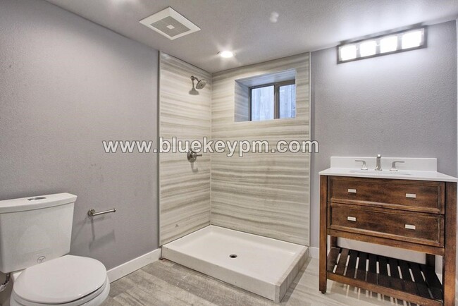 Foto del edificio - 2 Bed, 1 Bath Unit in Laurelhurst Plex