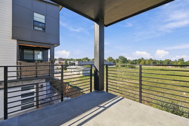 Foto del edificio - $2,450.00 2 bed, 2.5 bath located in Denver with Central AC, and In Unit Laundry!