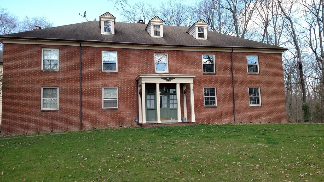 4890 Glenwood Ave, Youngstown, OH 44512 Apartments in Youngstown, OH