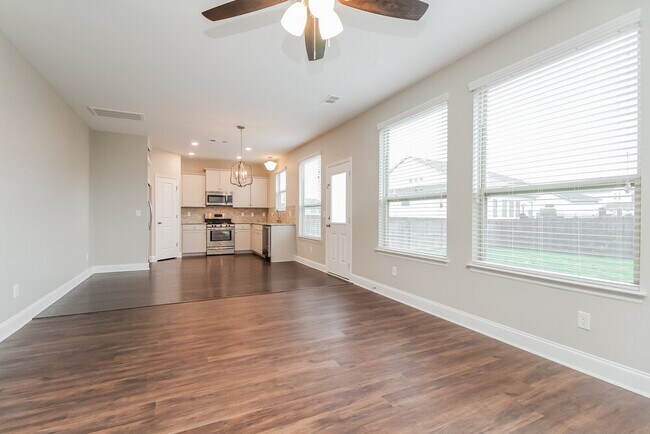 Foto del edificio - 1005 Keeneland Dr