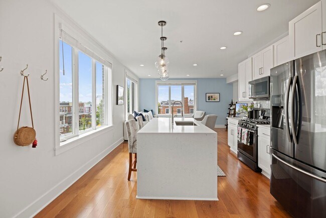 Foto del edificio - Totally Awesome in Trinidad! 3 bed + 2.5 BA on 2 levels