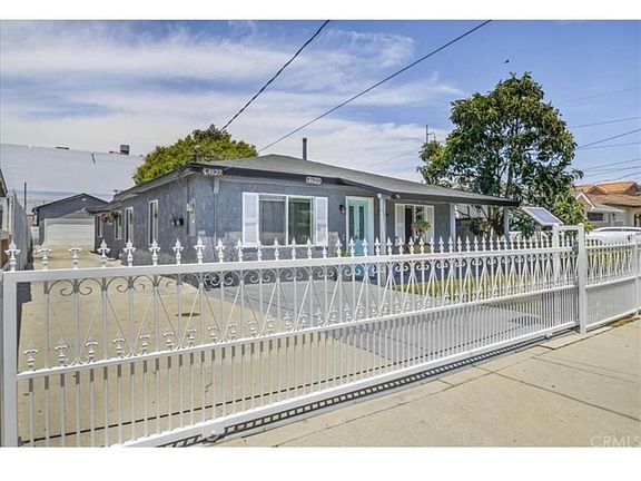 Foto del edificio - 4525 W 145th St