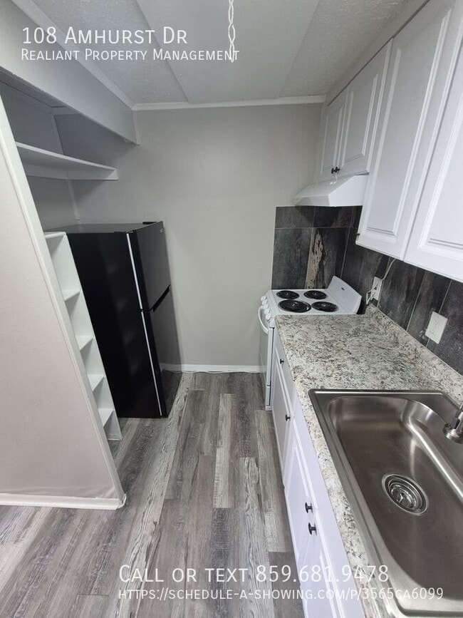 Building Photo - 108 Amhurst Dr