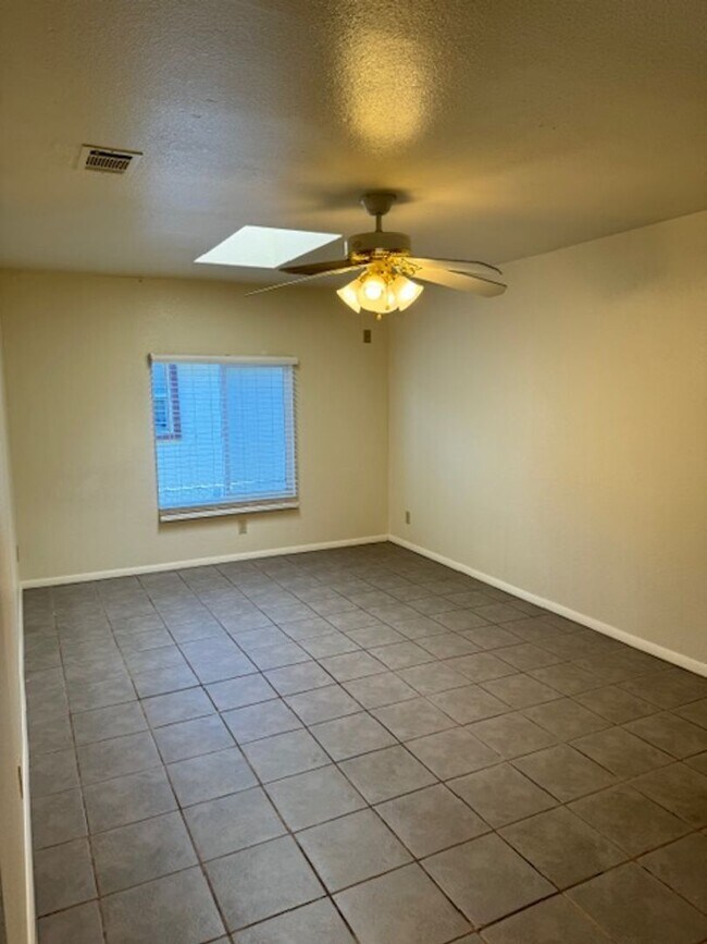 Foto del edificio - 1621 Ferry St