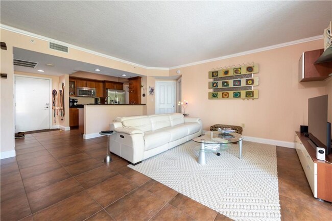 Building Photo - 401 SW 4th Ave