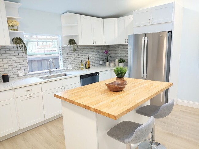 Foto del edificio - Four Bedroom Napa Gem!