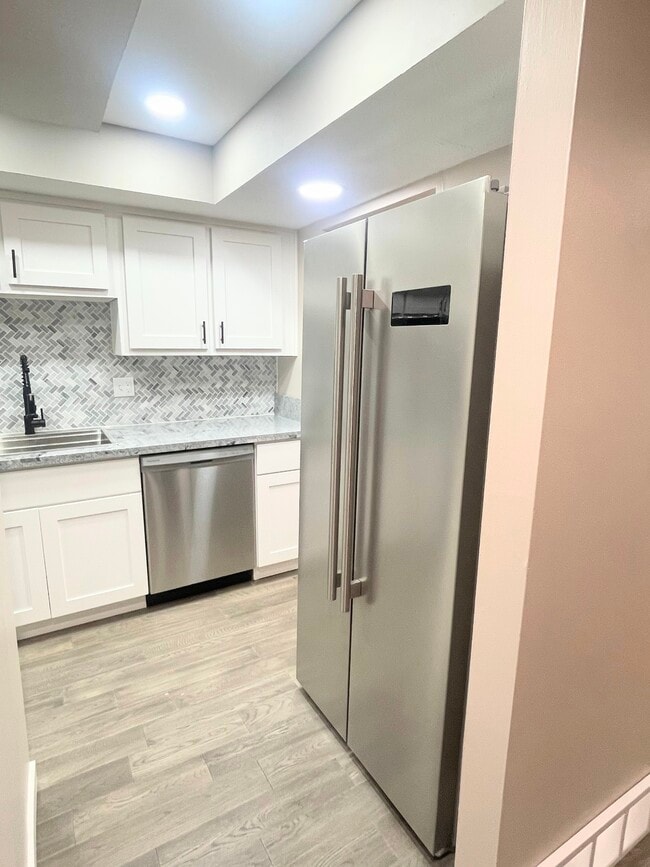 Kitchen - 97 Lancelot Ln