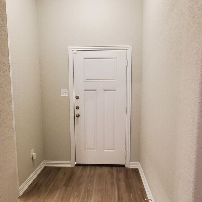 Foto del edificio - 9319-2 Clark Cove, Converse, TX. 78109