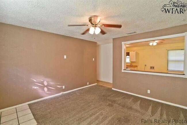 Foto del edificio - 1426 Harris Ln