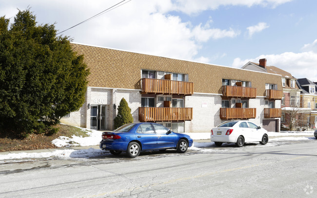 Building Photo - Teece Apartments