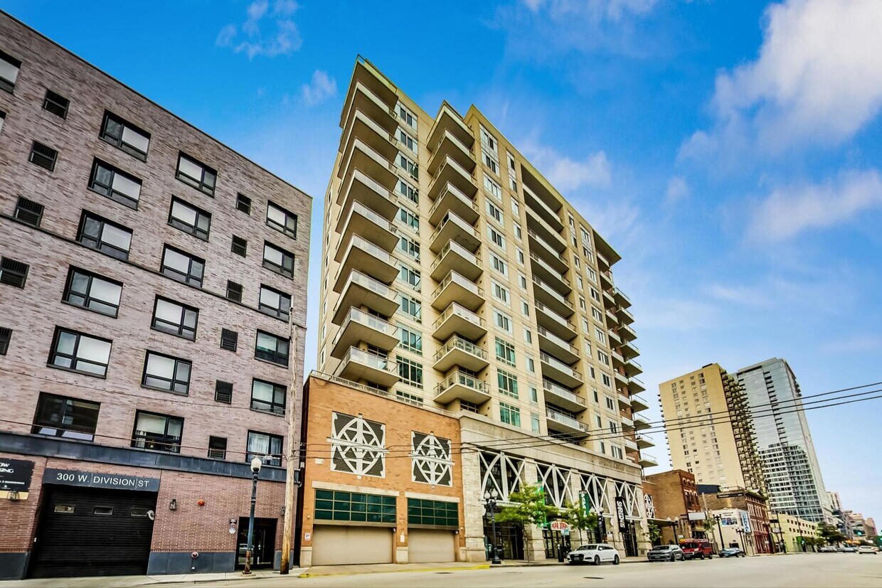 Primary Photo - 230 W Division St