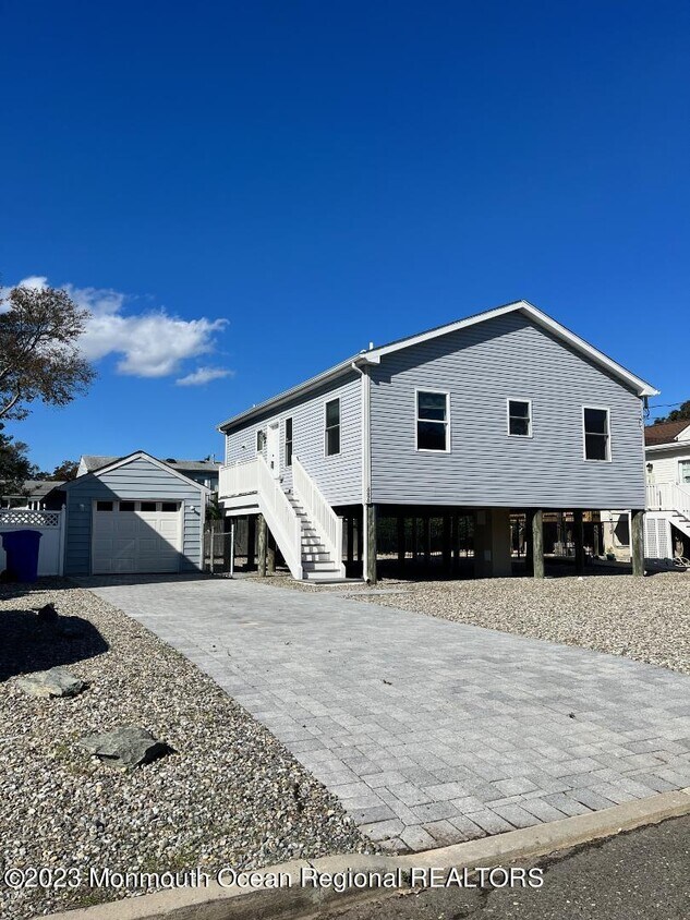 Foto principal - 686 Bayview Dr