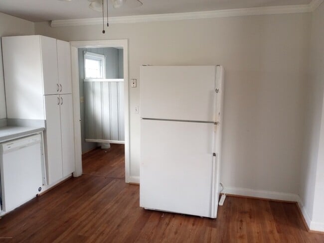 Foto del edificio - 8 Sewanee Ave