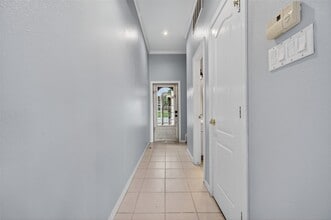 Building Photo - 16 Regency Point